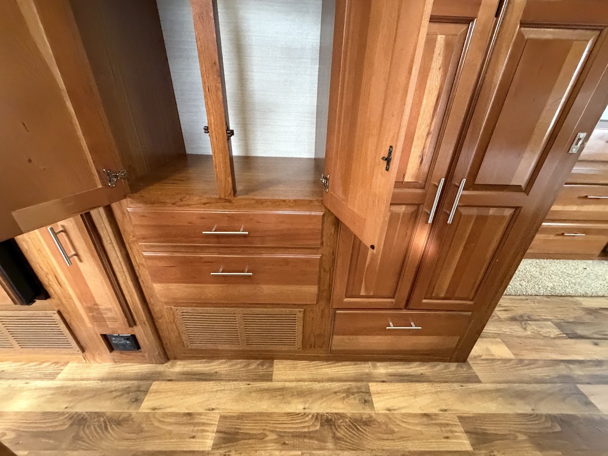 2017 JAYCO PRECEPT 35S - Image 29