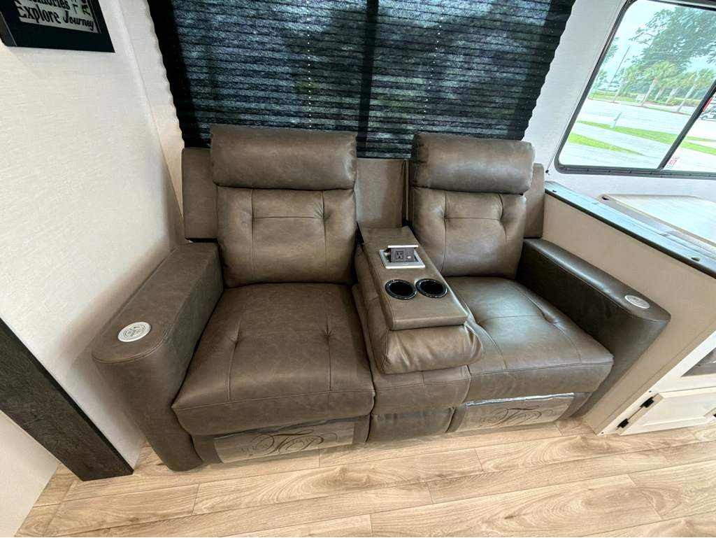 2026 VENTURE RV SIENNA 281VQB - Image 19