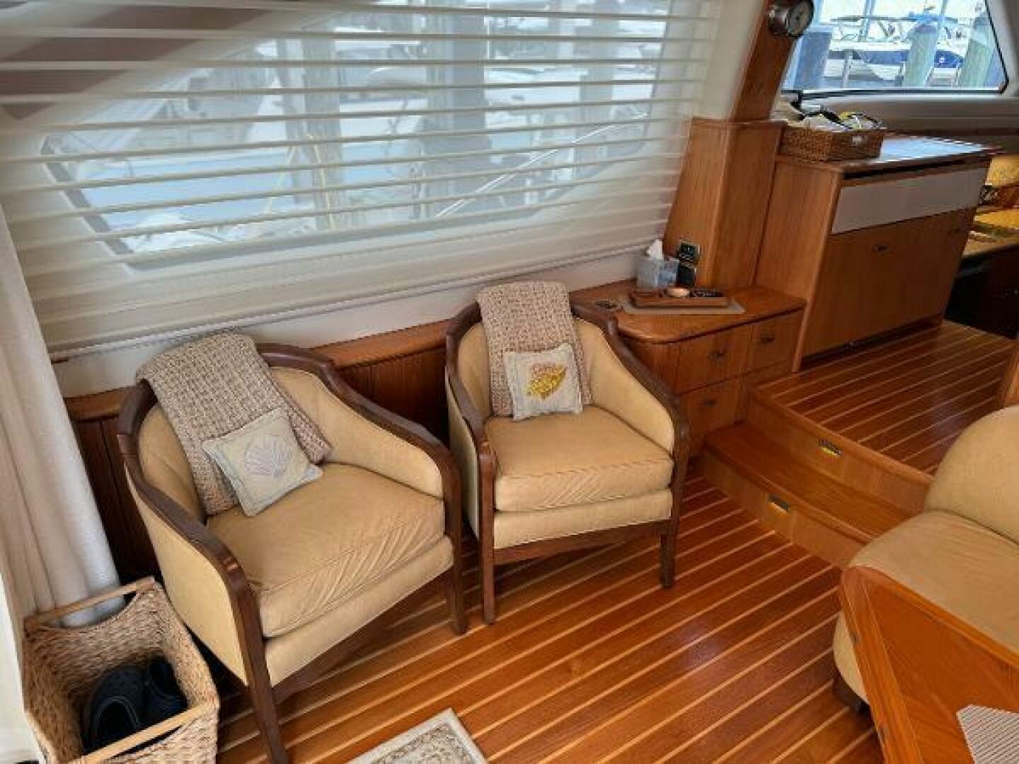 2010 Tiara Yachts 5800 Sovran - Image 37