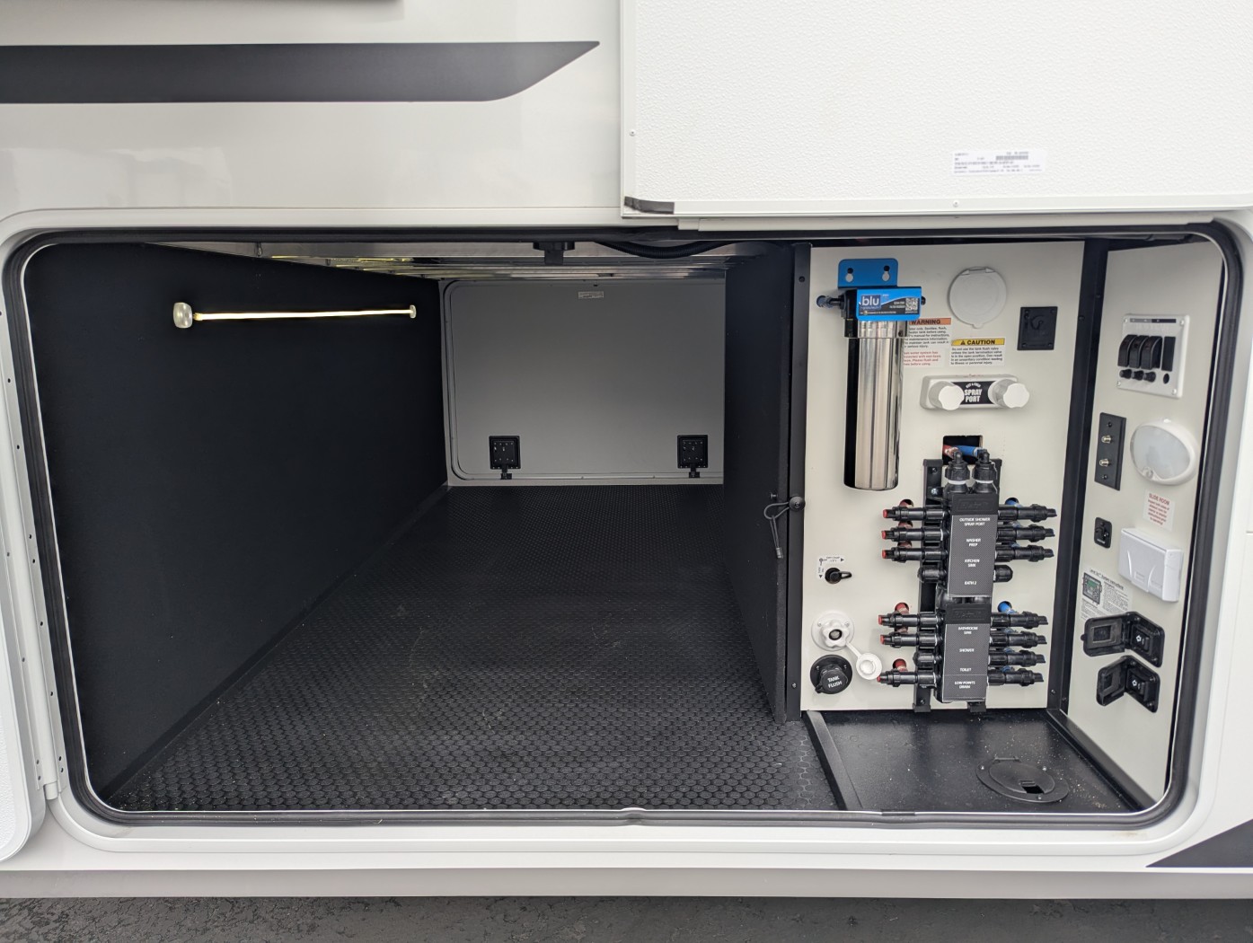 2027 Alliance RV Paradigm 310RL - Image 9