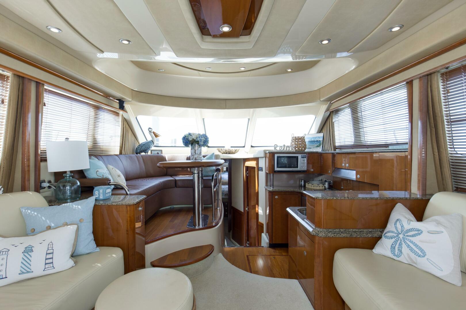 2007 Sea Ray 52 Sedan Bridge - Image 2