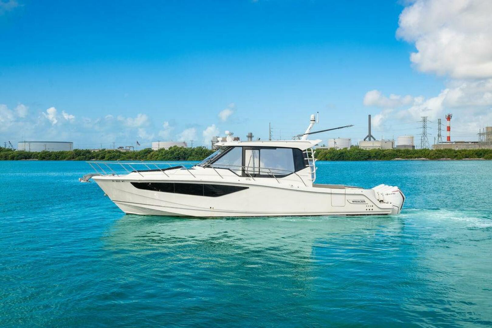 2023 Boston Whaler 405 Conquest - Image 1
