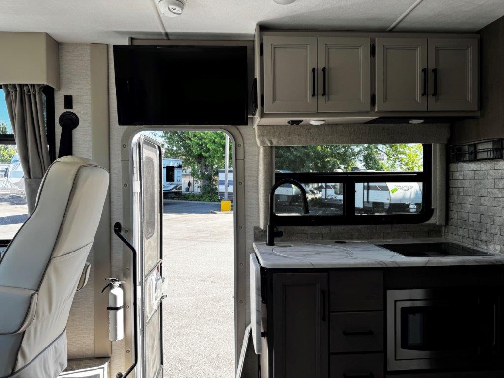 2025 Thor Motor Coach Freedom Traveler A24 - Image 15