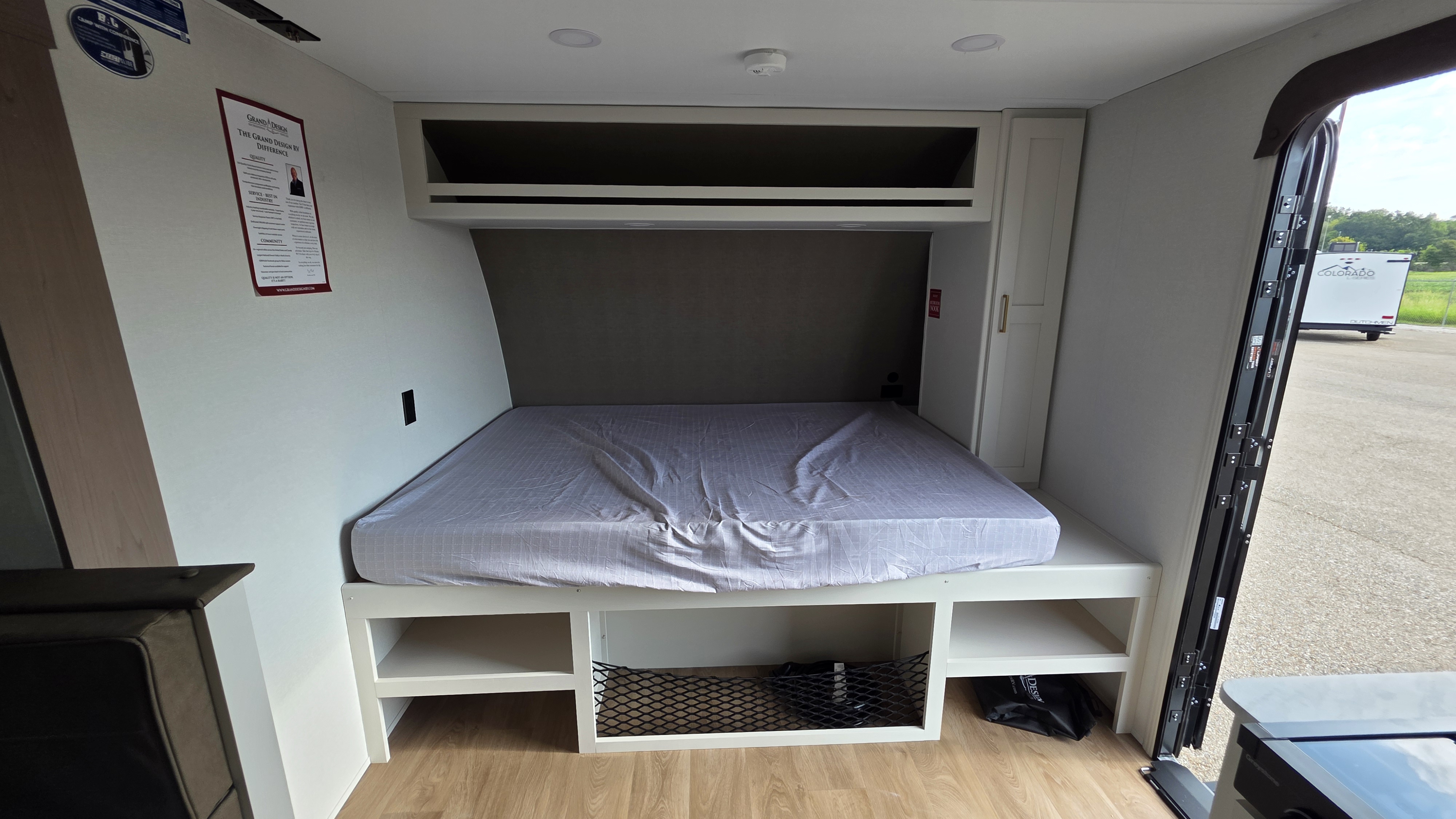 2027 GRAND DESIGN TRANSCEND 161DB - Image 23