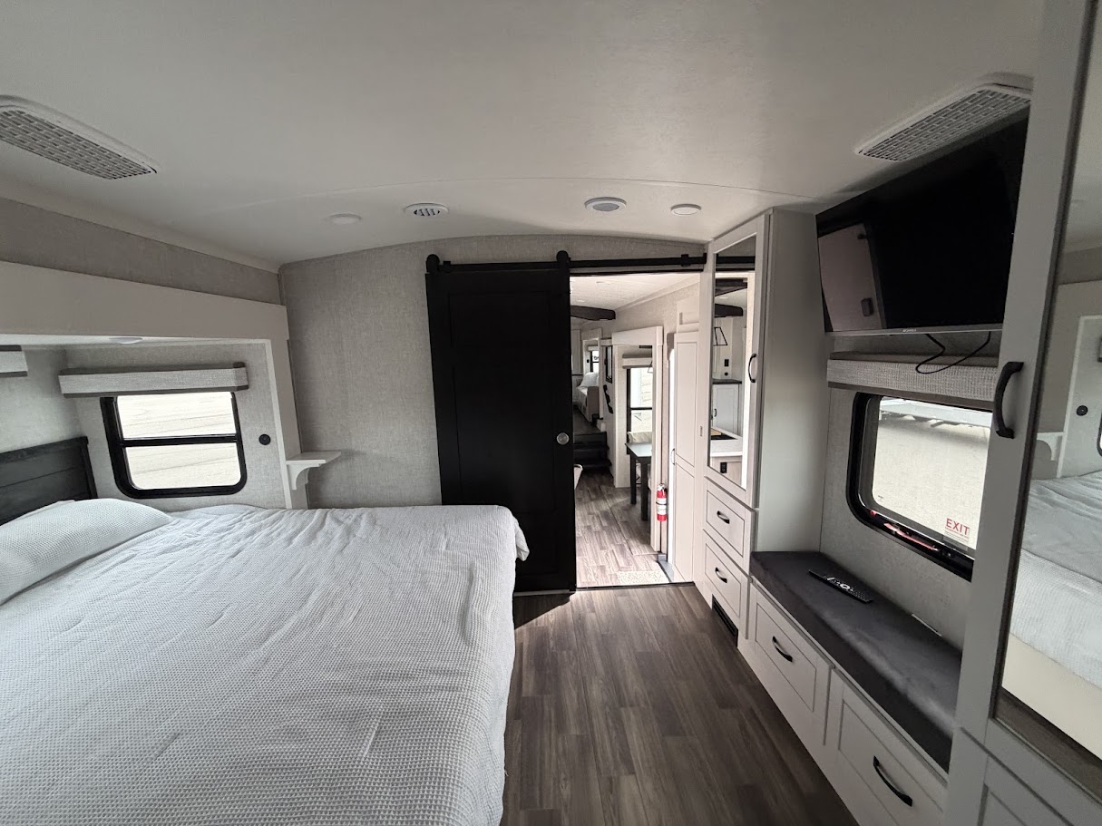 2025 JAYCO NORTH POINT 382FLRB - Image 45