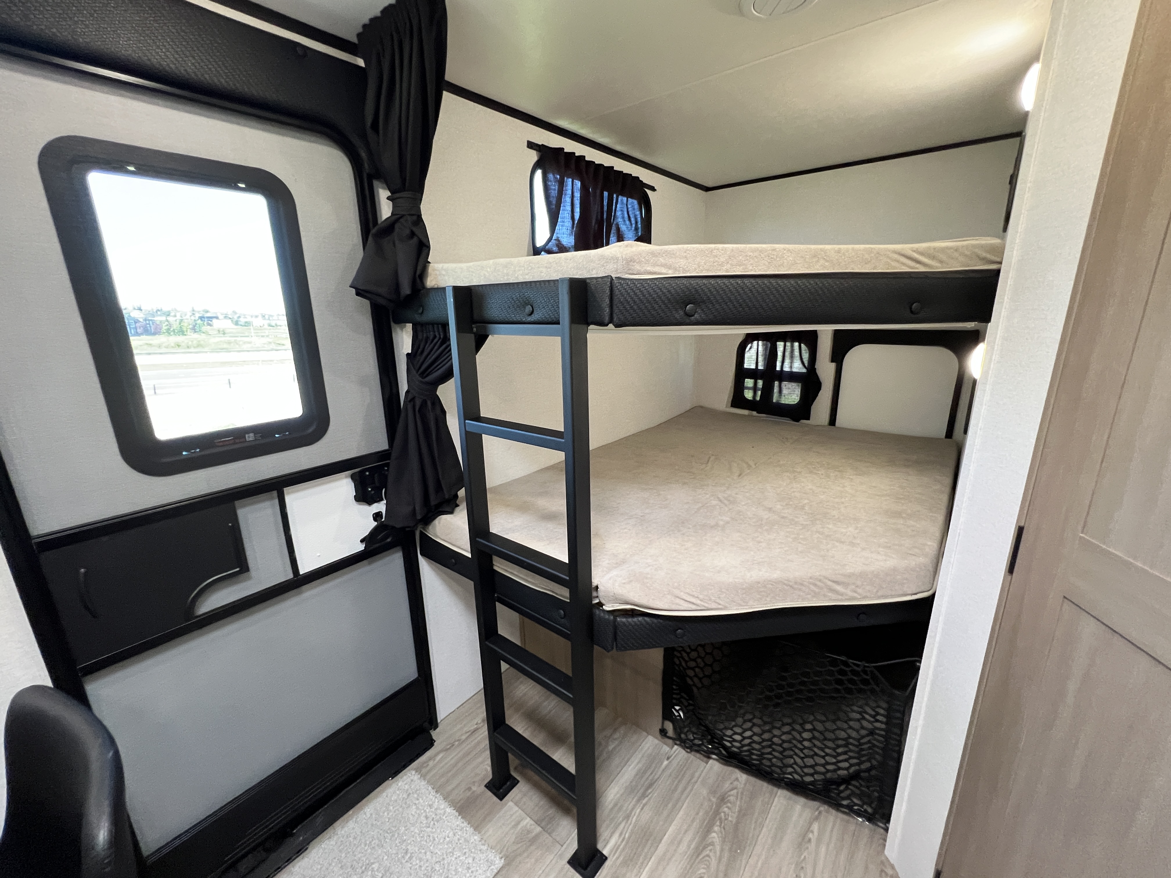 2027 Highland Ridge RANGE LITE 240DBH - Image 16
