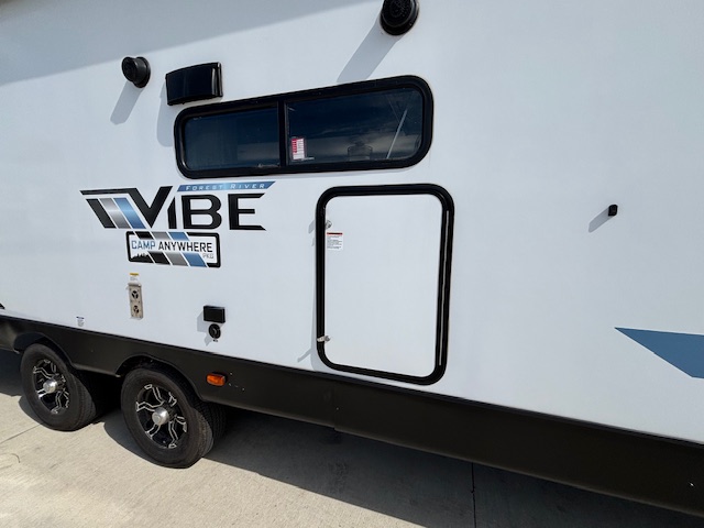 2022 Forest River Vibe 28BH - Image 2