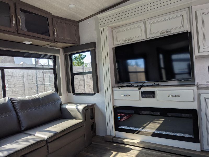 2023 Keystone Cougar East 316RLS - Image 7
