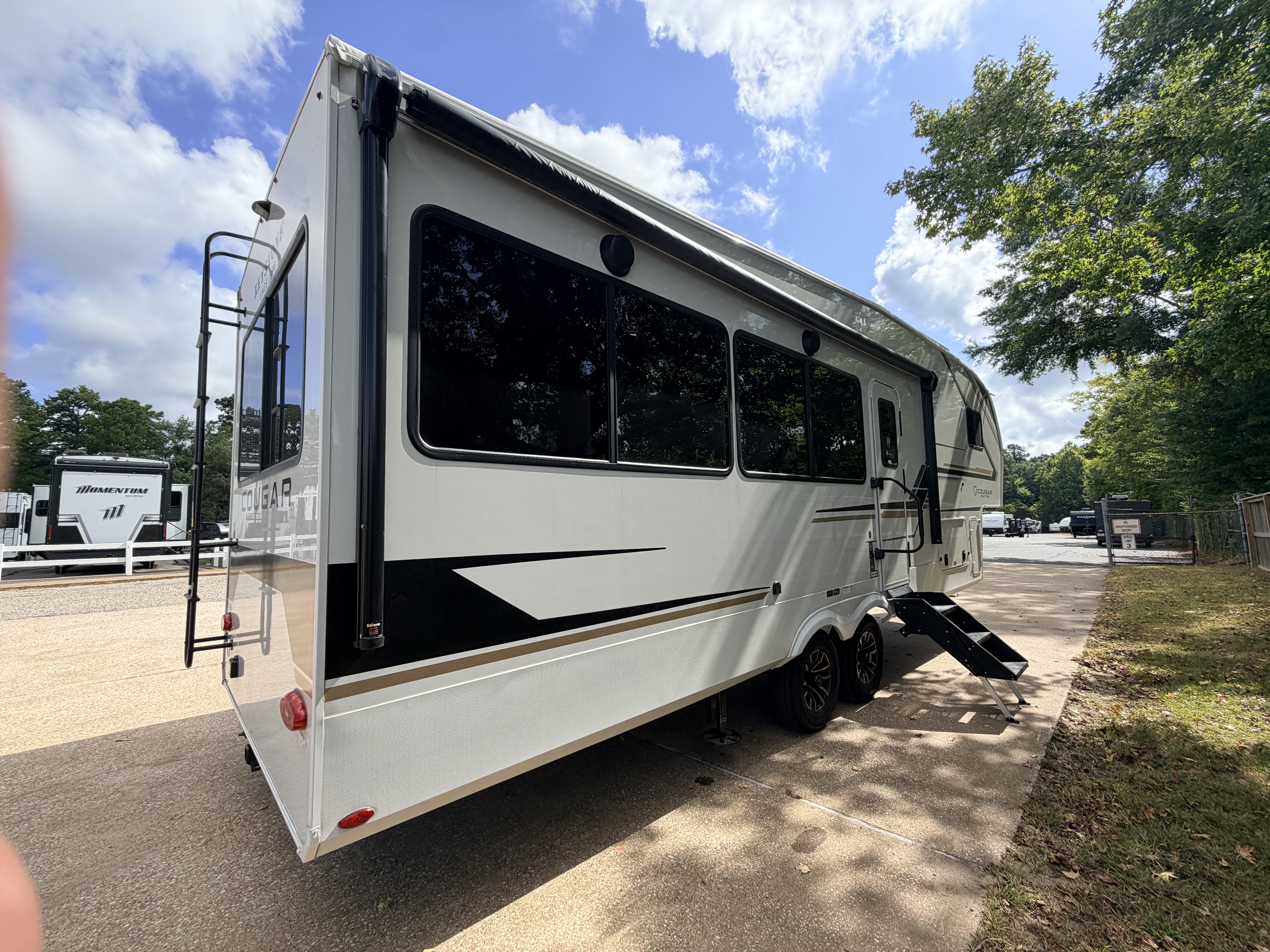 2027 Keystone Cougar Half-Ton 26RES - Image 7