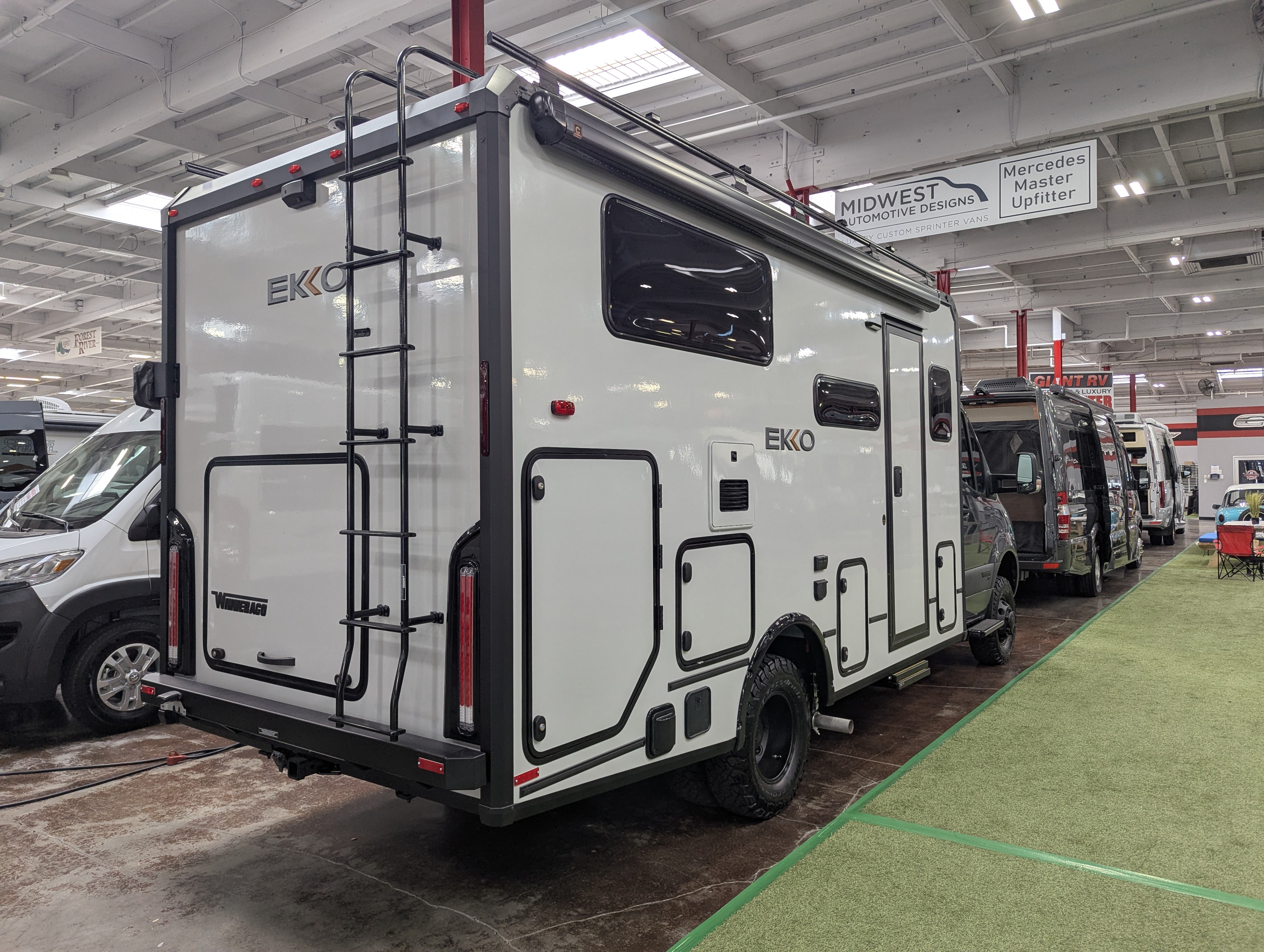 2026 Winnebago EKKO Sprinter 23B AWD - Image 5