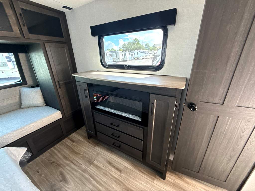 2027 VENTURE RV SPORTTREK 336VRK - Image 20