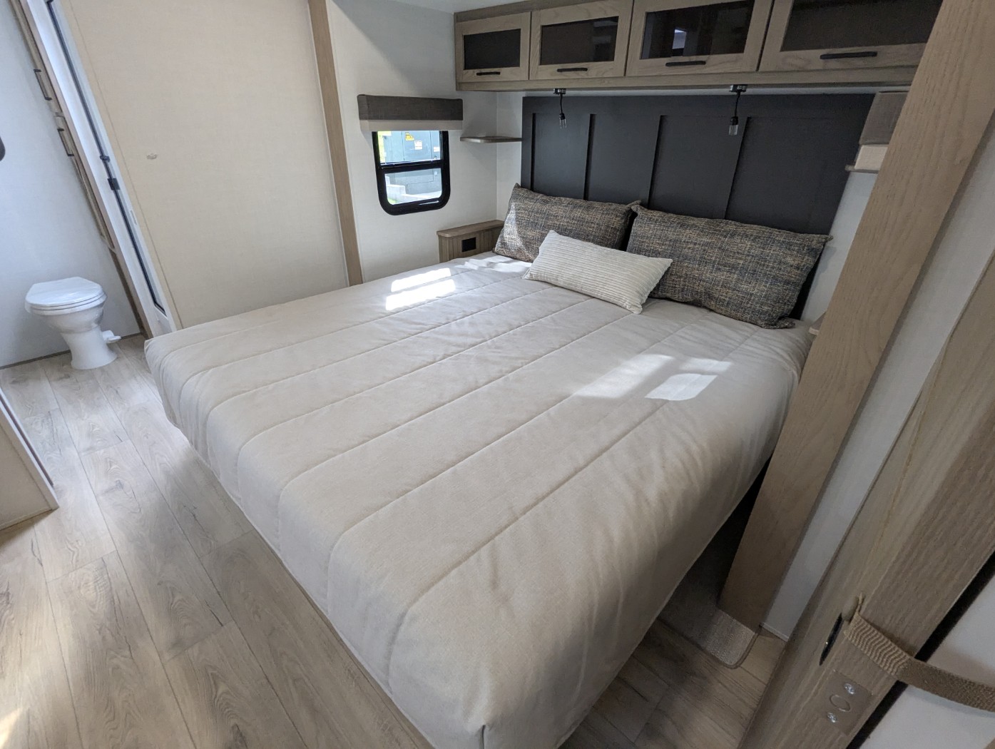 2026 Forest River Rockwood Signature 8263MBR - Image 18