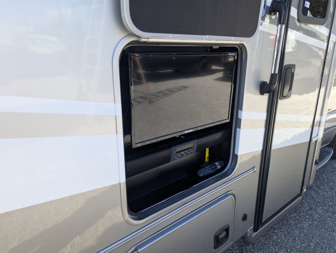 2023 Coachmen Prism Elite 24FS - Image 7