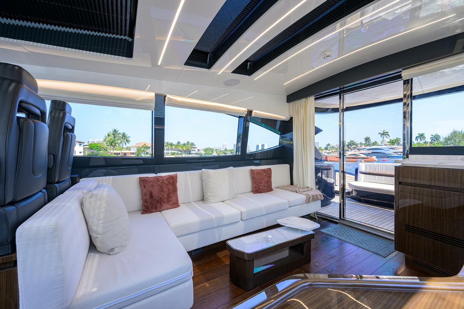 2023 Lazzara Yachts LSX 67 - Image 13