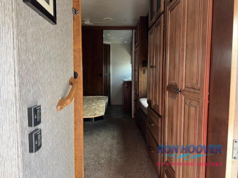 2019 HEARTLAND LANDMARK 365 NEWPORT - Image 14