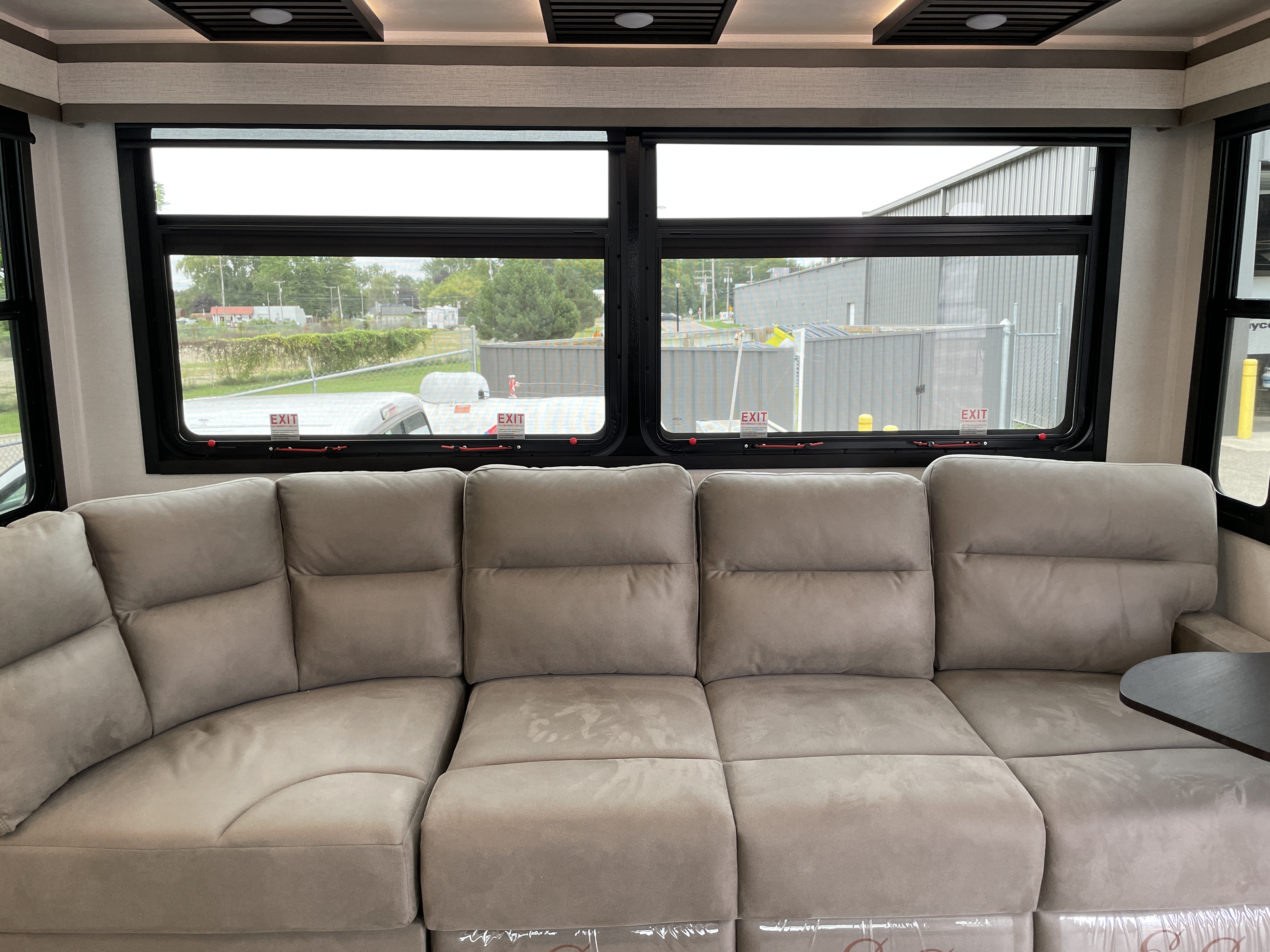 2027 Jayco Pinnacle 38FBRK - Image 8