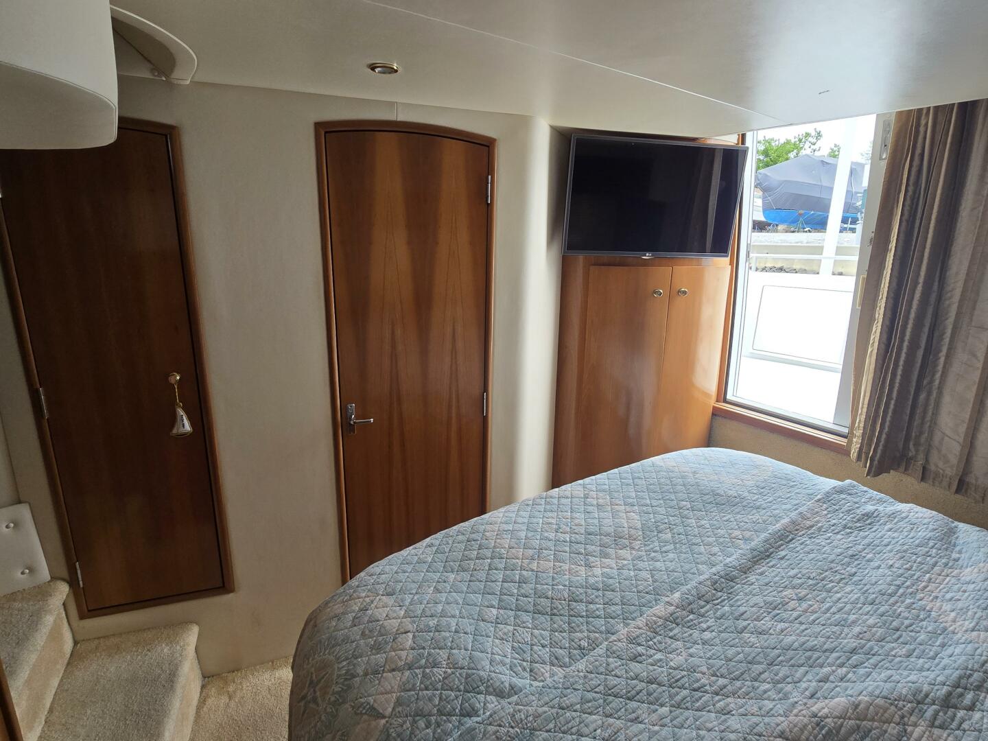 2002 Carver 444 Cockpit Motor Yacht - Image 34