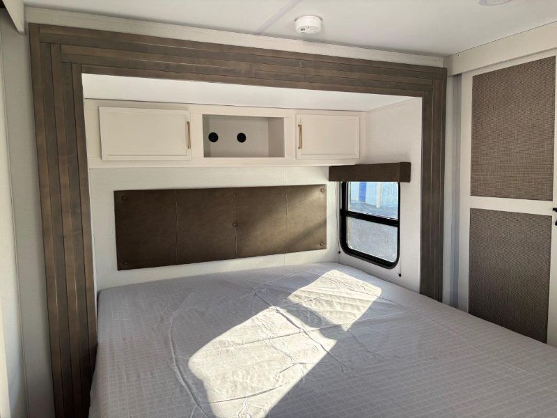 2026 Grand Design Transcend 335BHT - Image 35