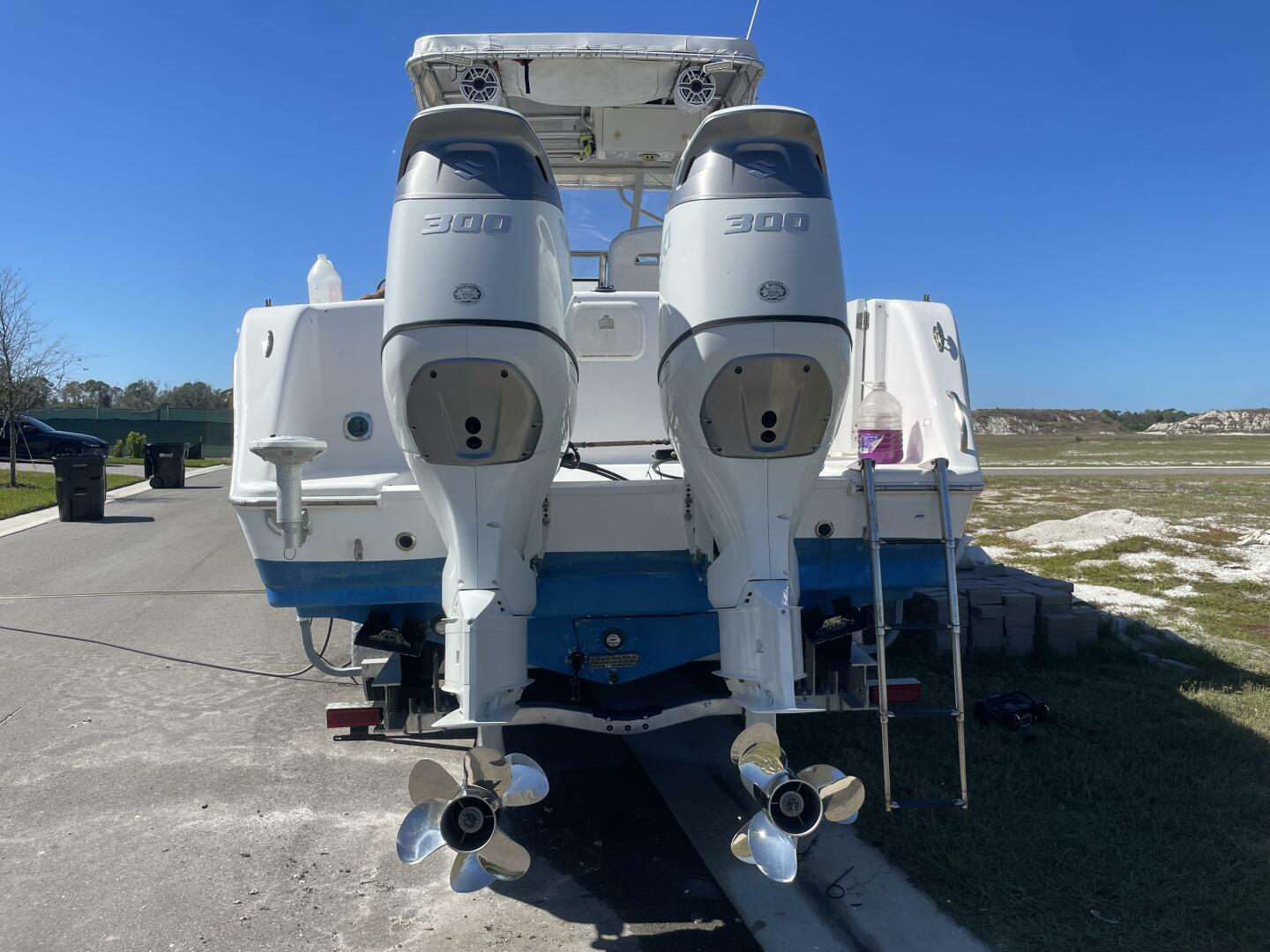 2004 Pro-Line 30 Express Walkaround - Image 13