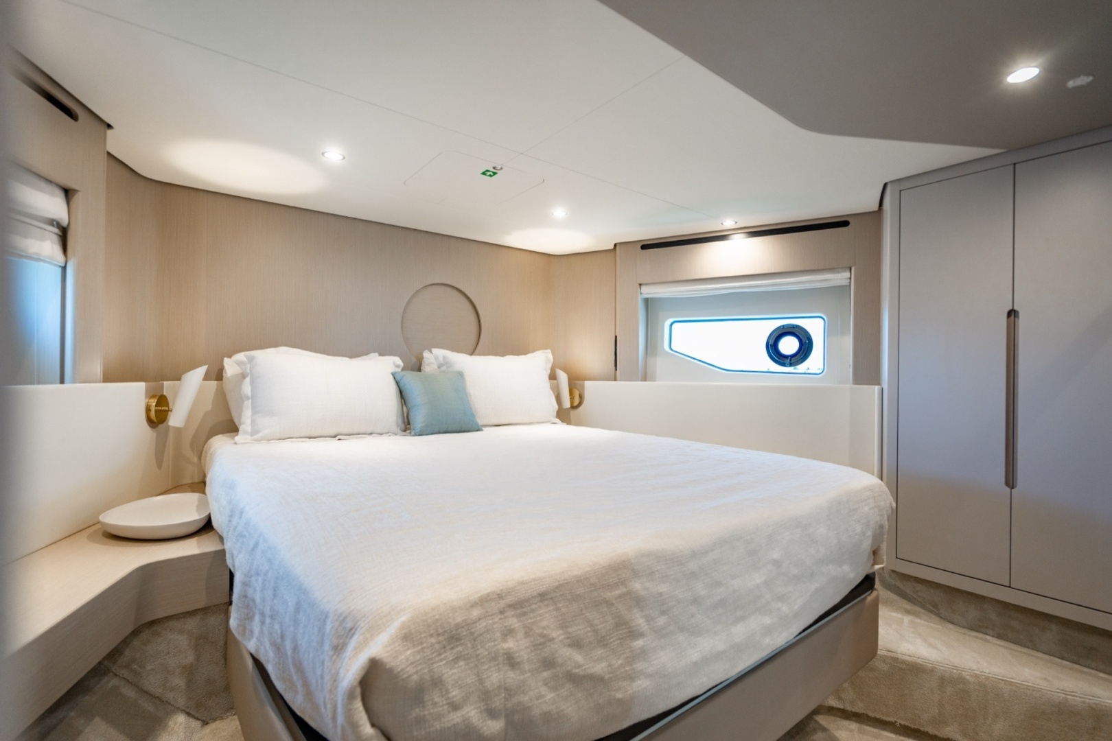 2023 Azimut Azimut Fly 68 Base - Image 20