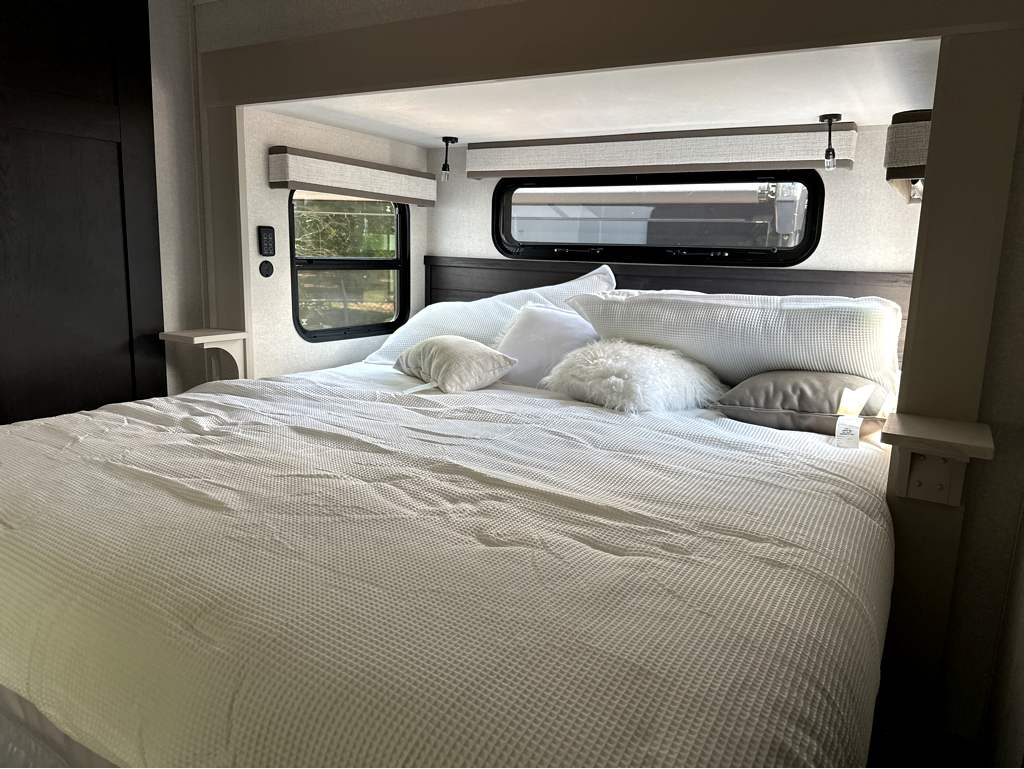2026 JAYCO NORTH POINT 382FLRB - Image 23