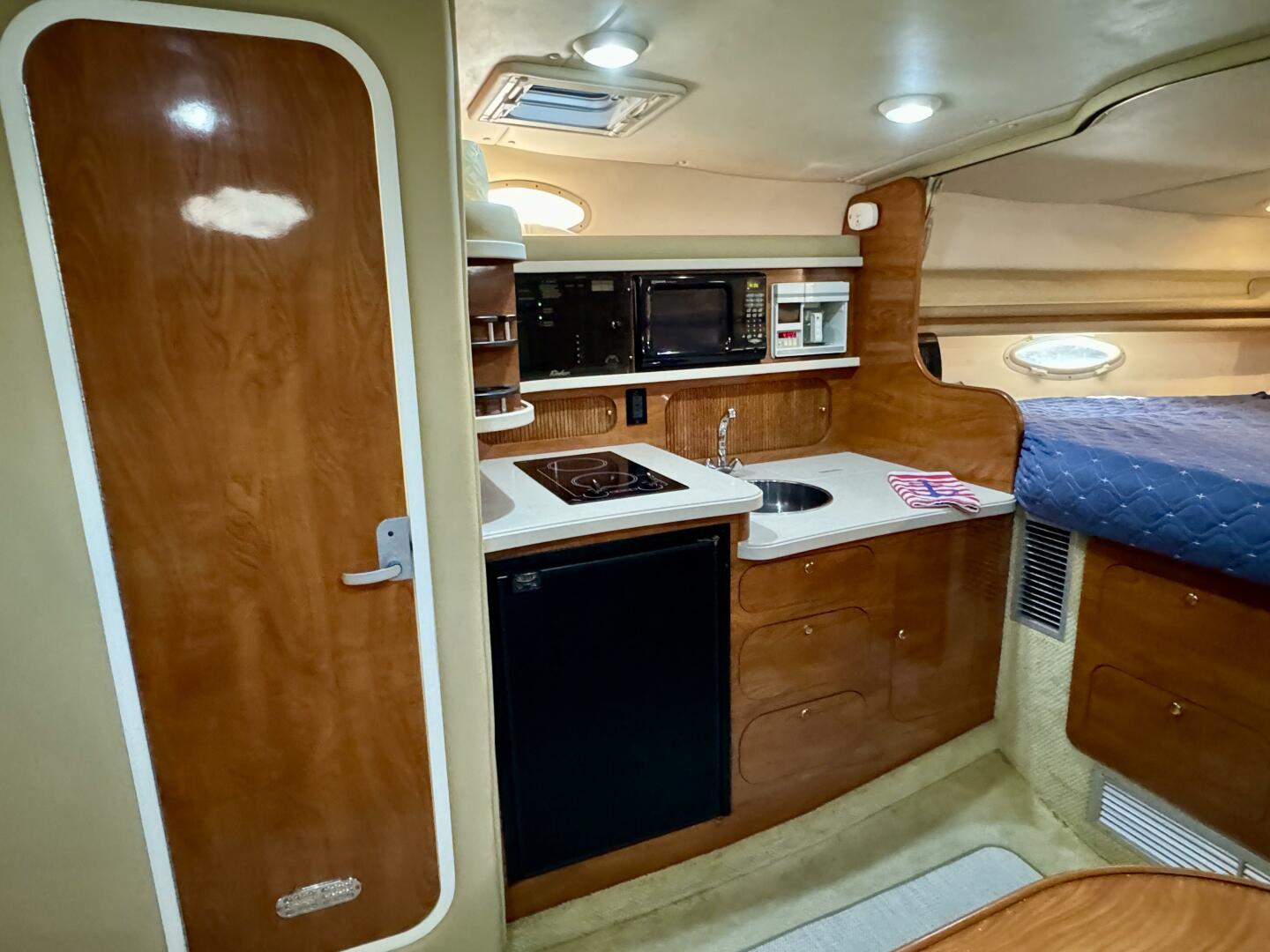 2004 Rinker 342 Fiesta Vee - Image 43