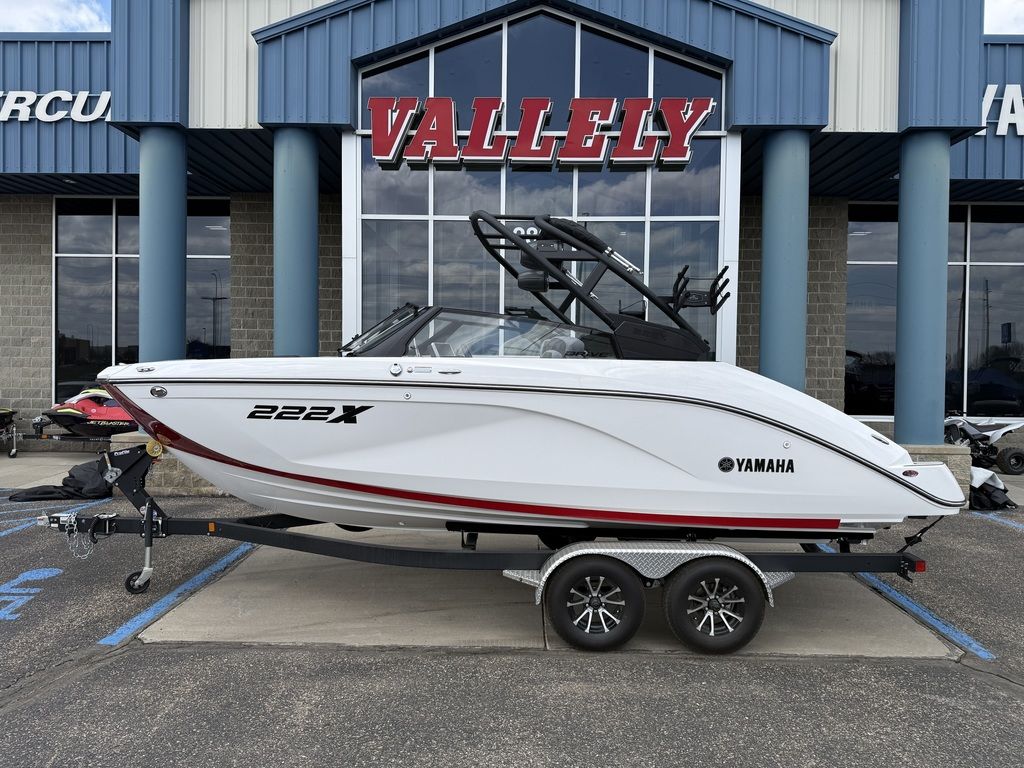 2026 Yamaha Boats 222XD - Image 1