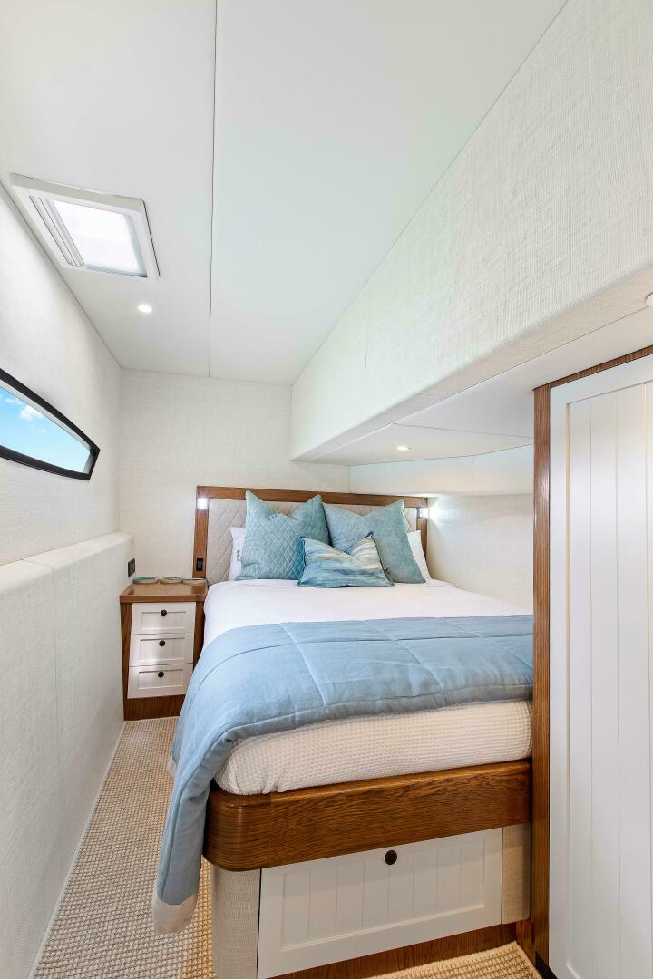 2021 Valder Yachts Power Cat - Image 22