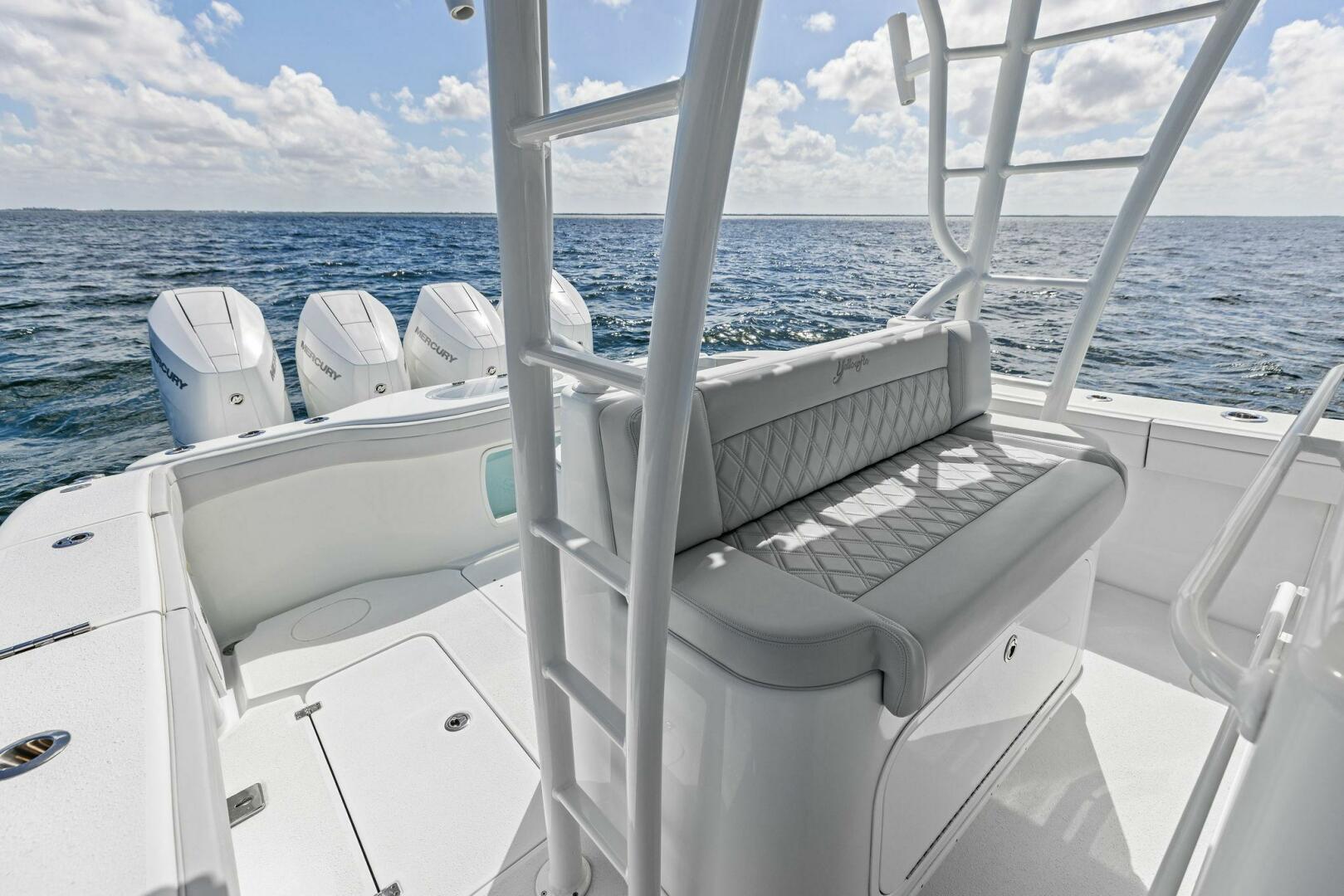 2024 Yellowfin 42 Offshore - Image 8