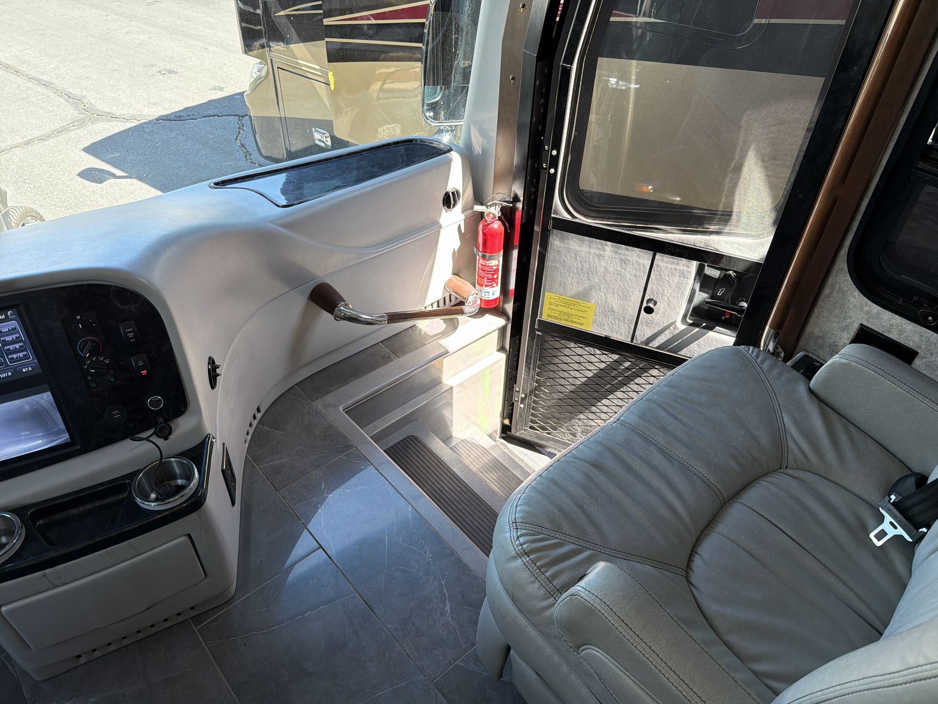 2017 Entegra Coach Anthem 44DLQ - Image 17