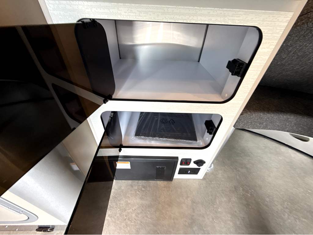 2026 AIRSTREAM Basecamp 20XE - Image 19