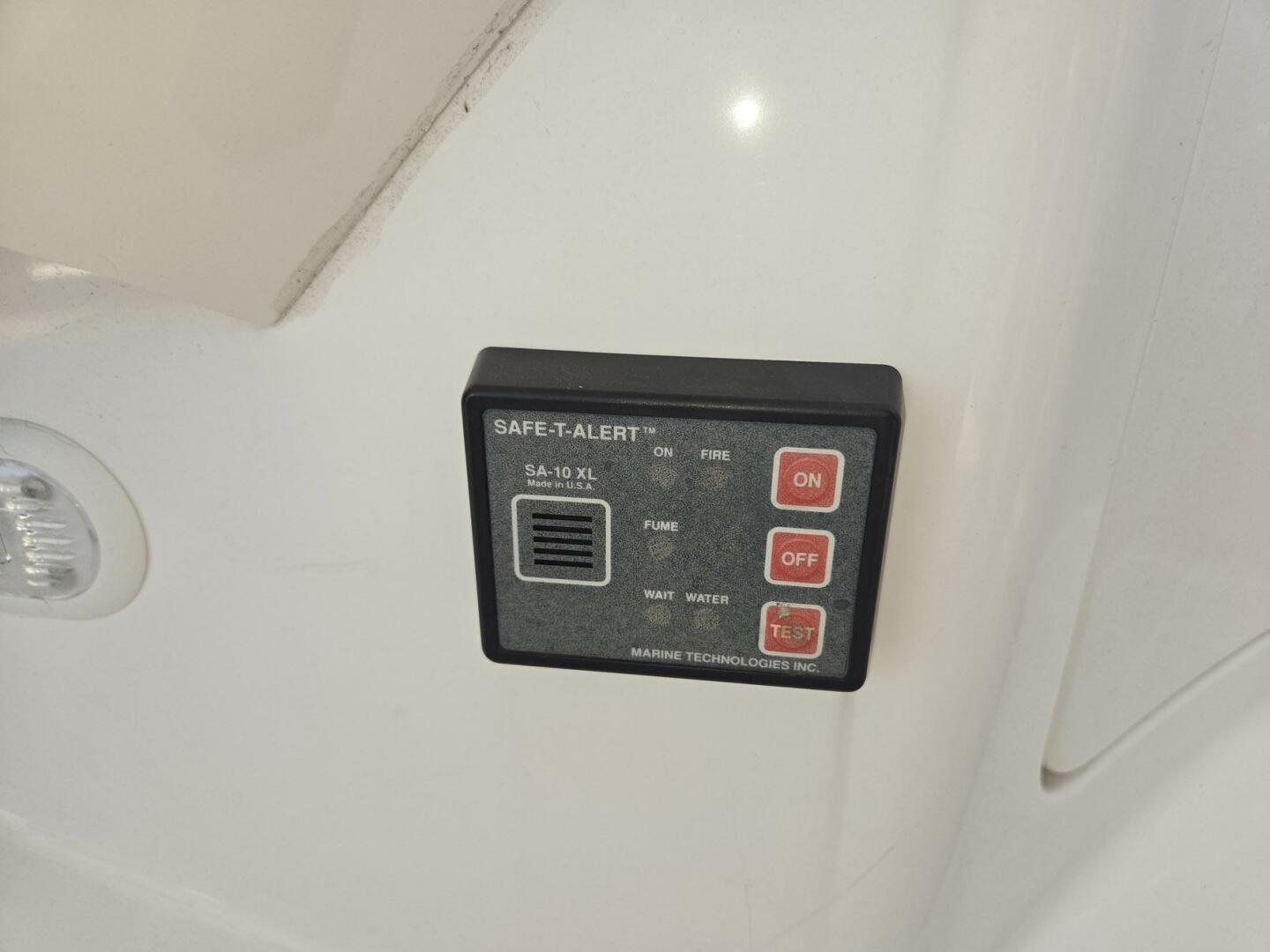2003 Silverton 392 Aft Cabin Motor Yacht - Image 23