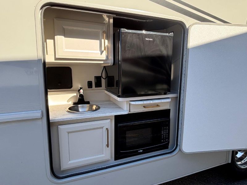 2026 Holiday Rambler Admiral 29M - Image 5