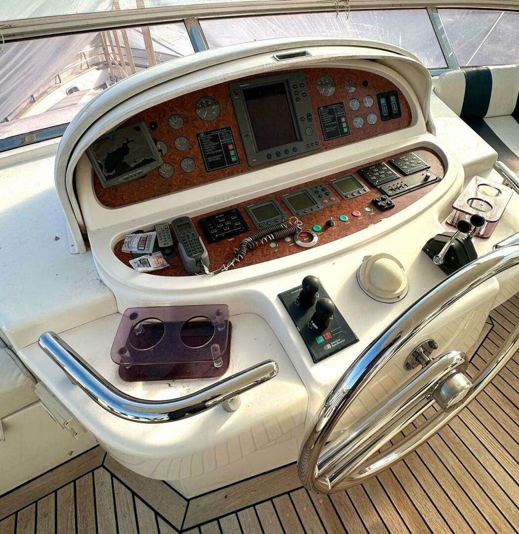 2004 Horizon P70 - Image 42