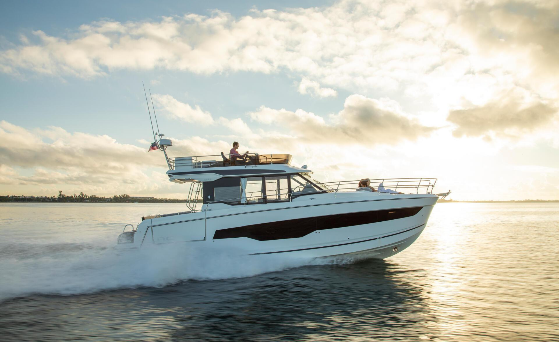 2027 Jeanneau NC 1295 Fly - Image 3