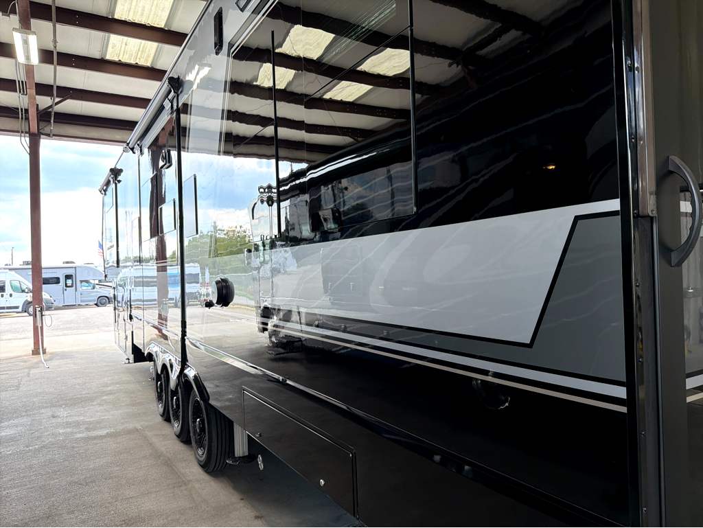 2026 BRINKLEY G 3520 - Image 5