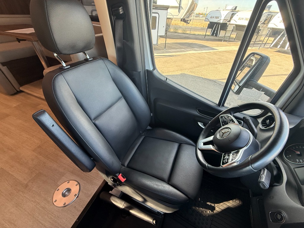 2020 Winnebago View 24D - Image 7