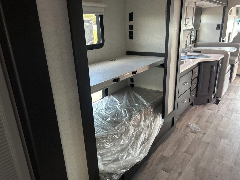 2026 THOR MOTOR COACH PALAZZO 33.5 - Image 19