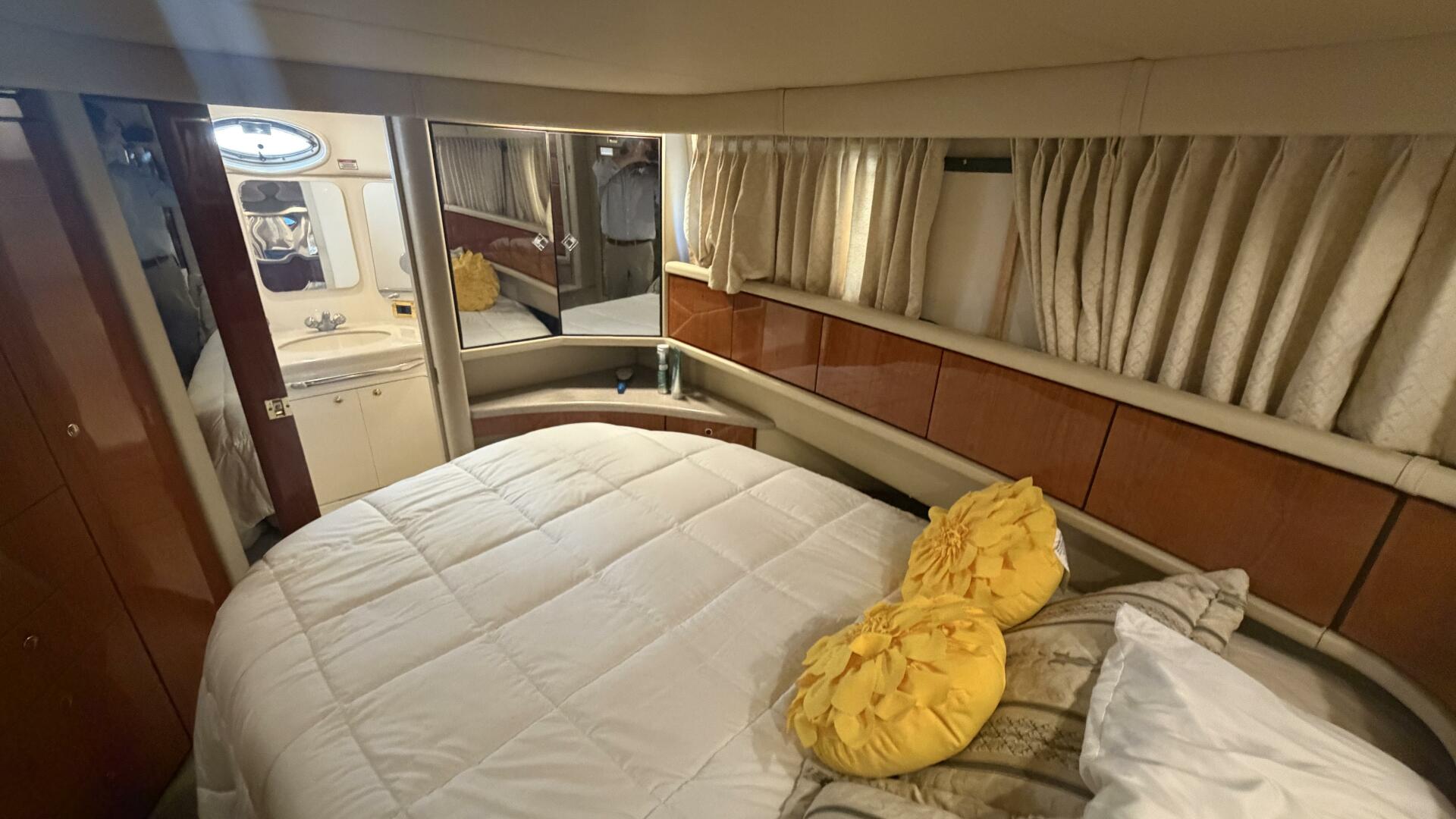 2000 Sea Ray 380 Aft Cabin - Image 39