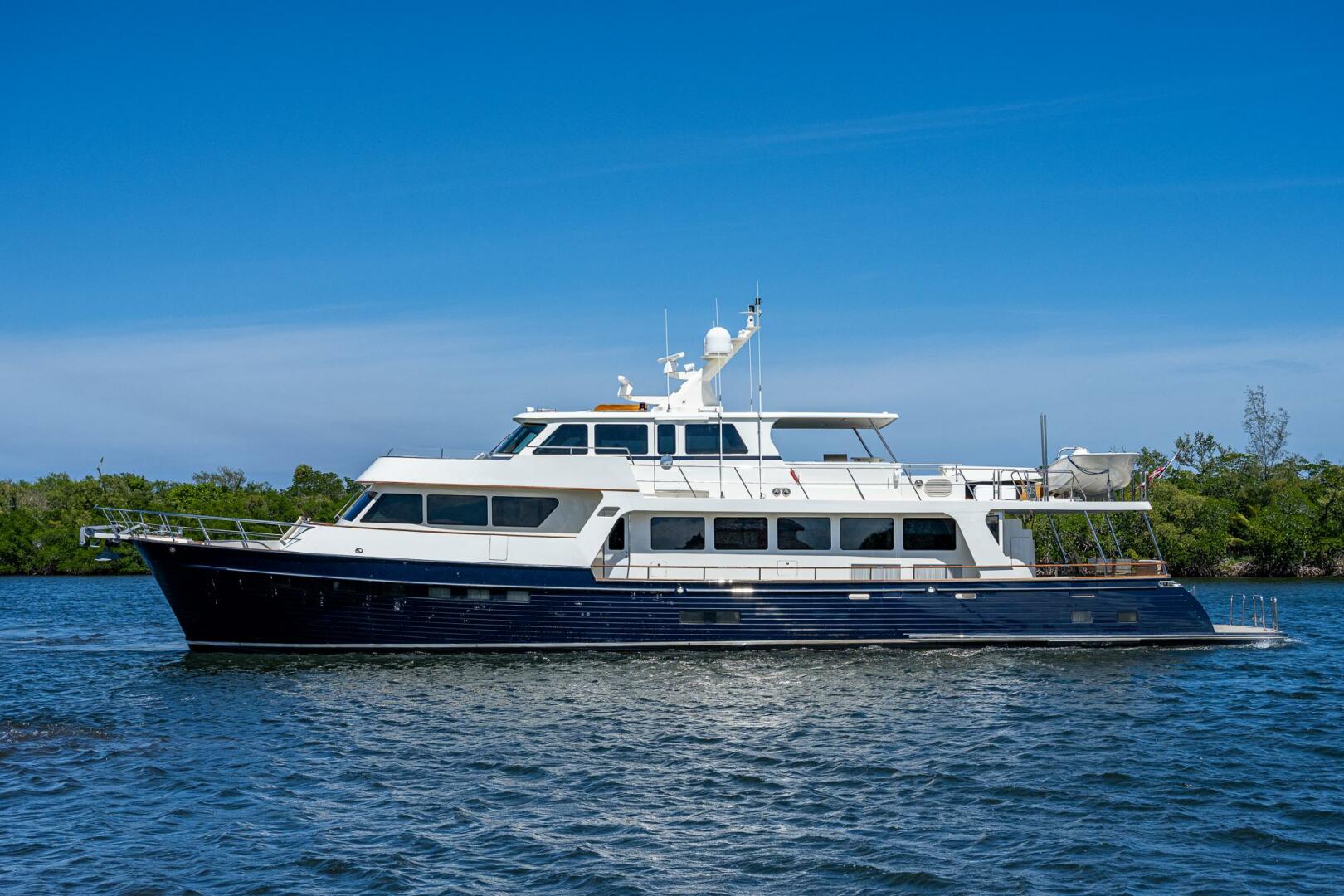 2013 Marlow Explorer Enclosed Bridge (CB) - Image 2