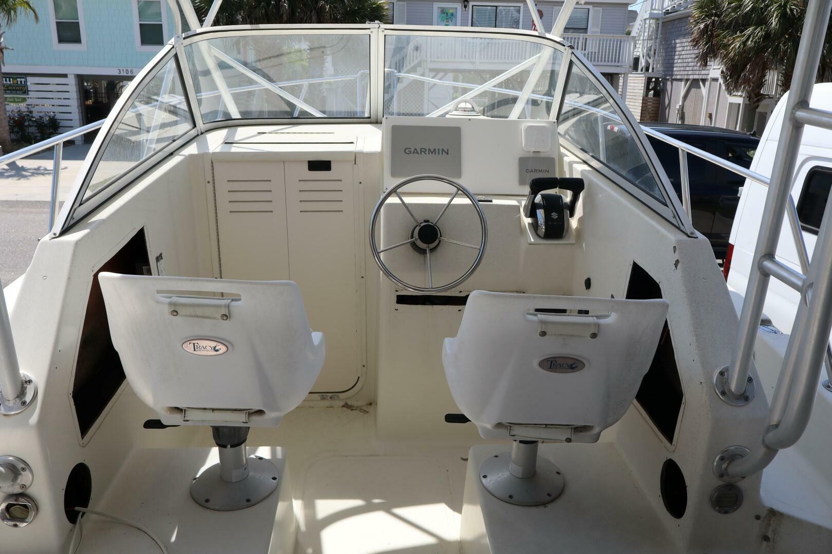 2005 Sea Boss 235 Walkaround - Image 6