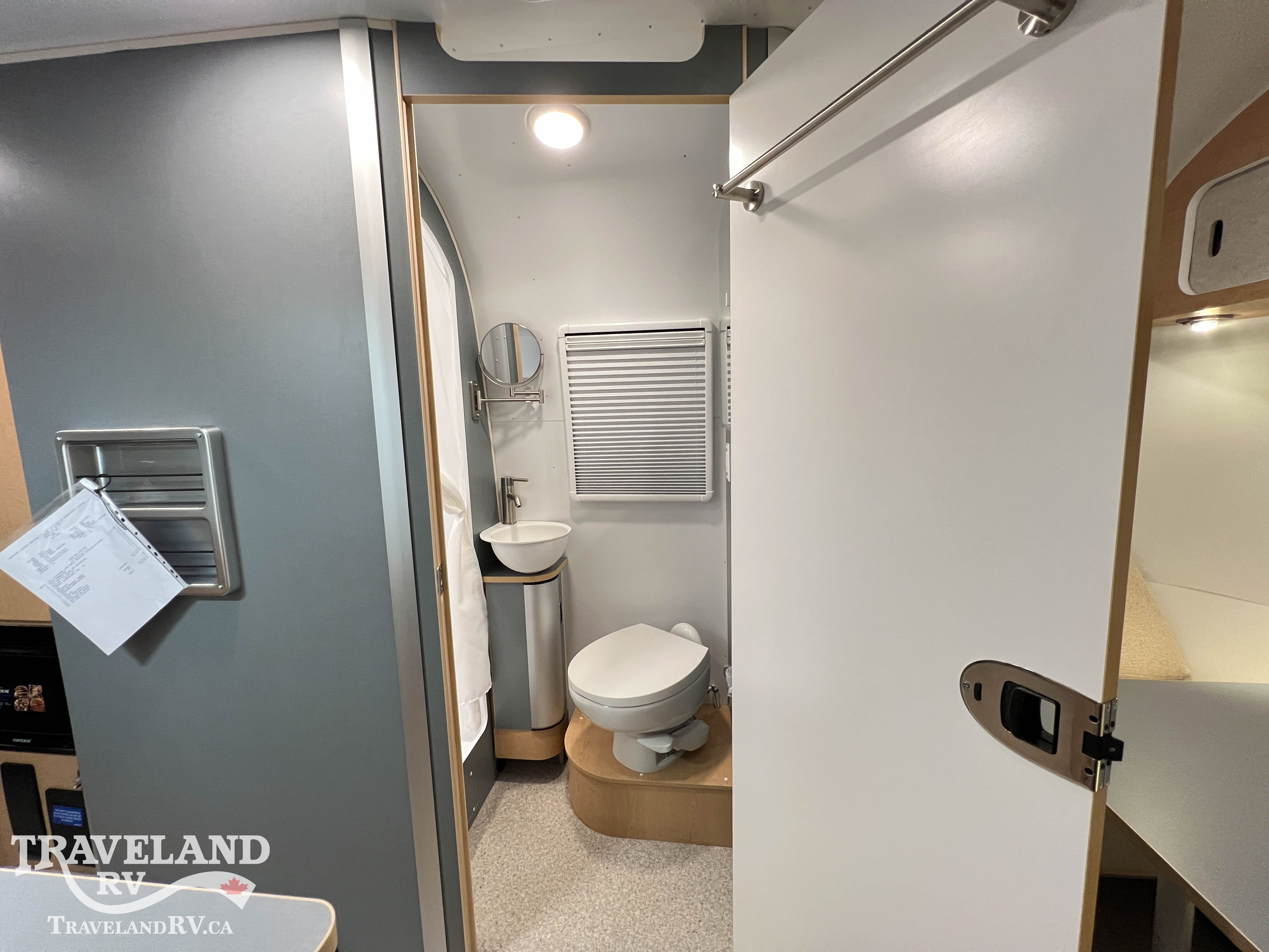 2026 AIRSTREAM 22RB WORLD TRAVELER - Image 23