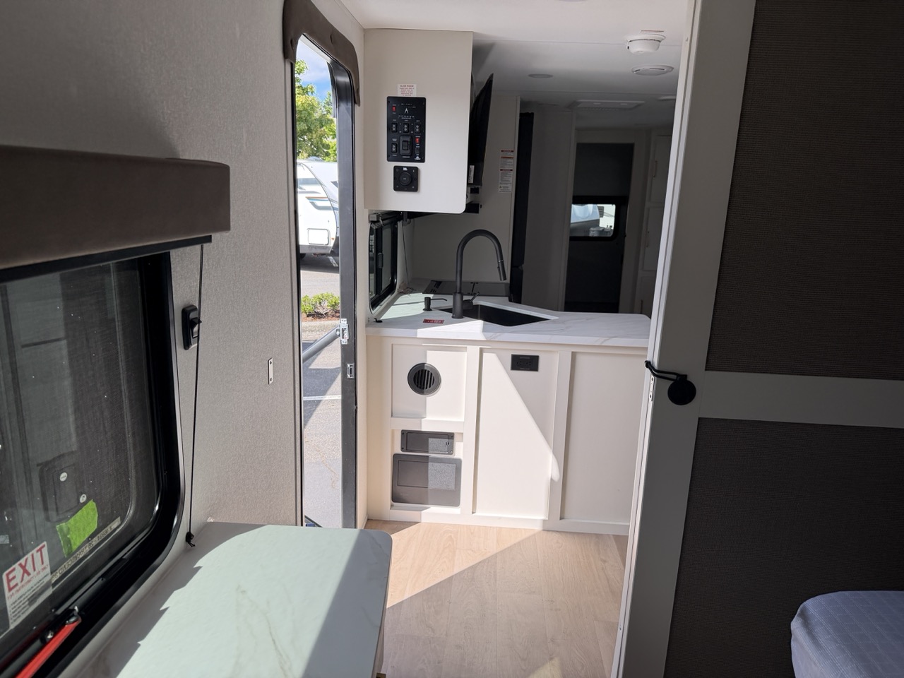 2026 Grand Design Transcend 335BHT - Image 25