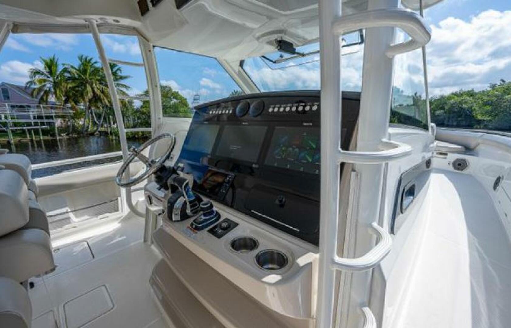 2020 Boston Whaler Outrage - Image 9