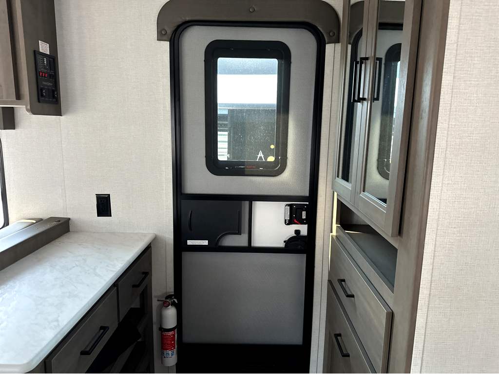 2026 GRAND DESIGN TRANSCEND 25MLX - Image 13