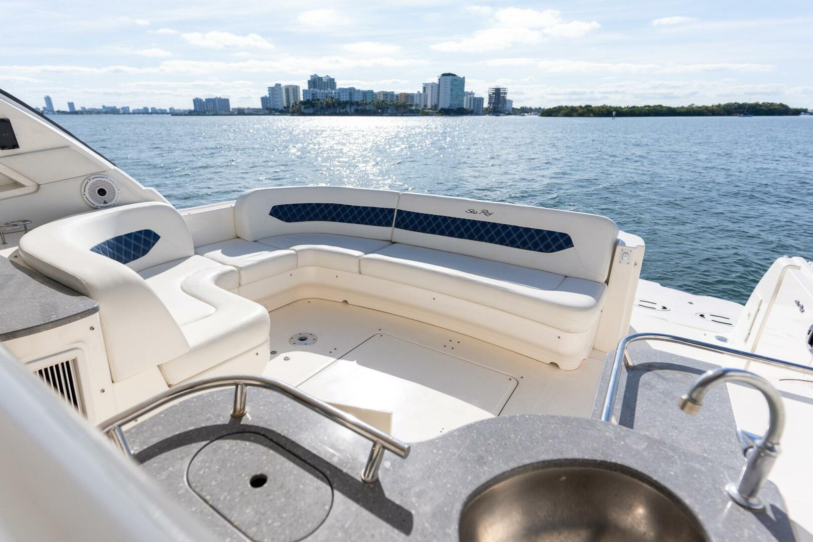 2005 Sea Ray 48 Sundancer - Image 21