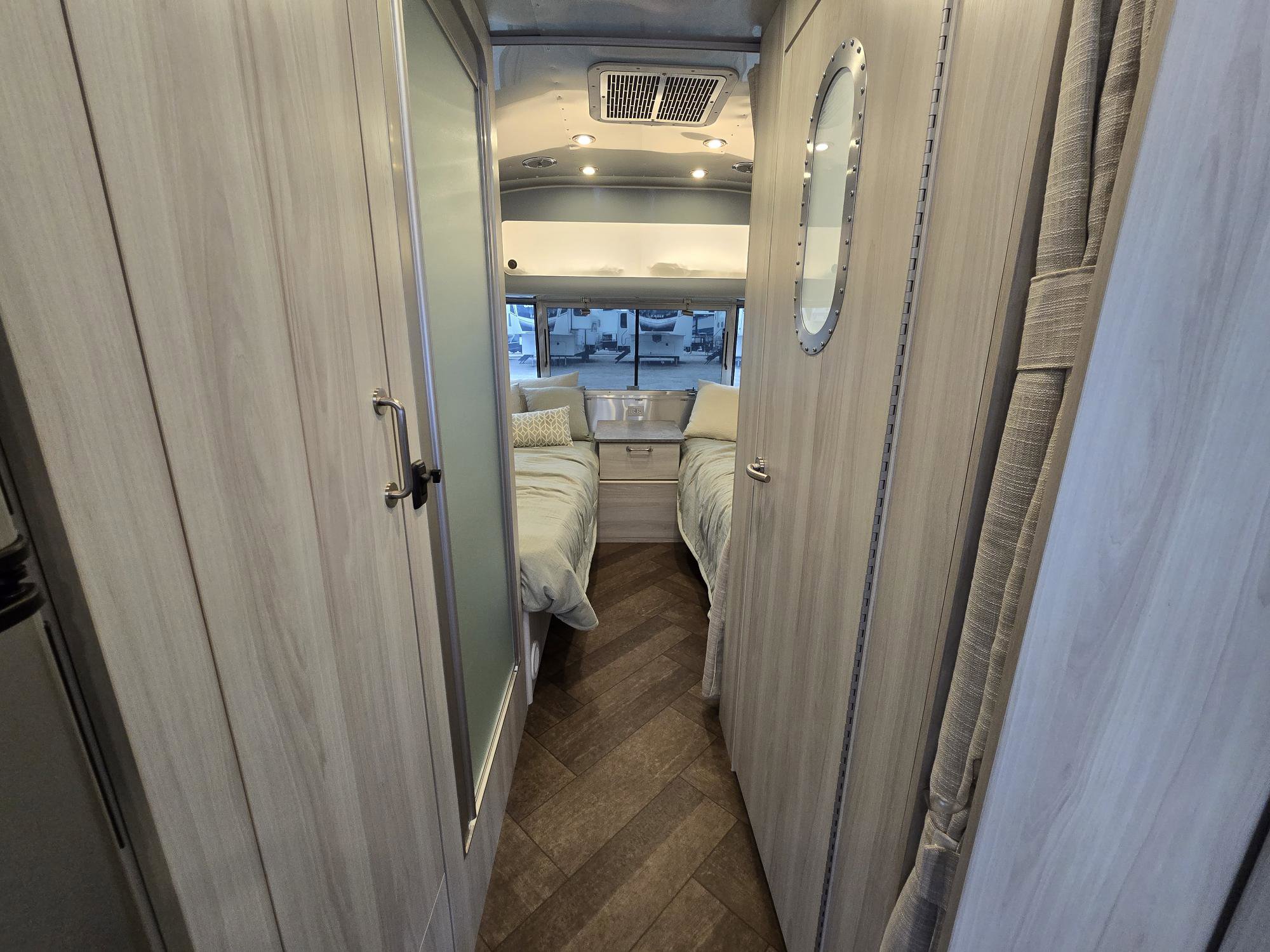 2026 Airstream International 25FB - Image 20