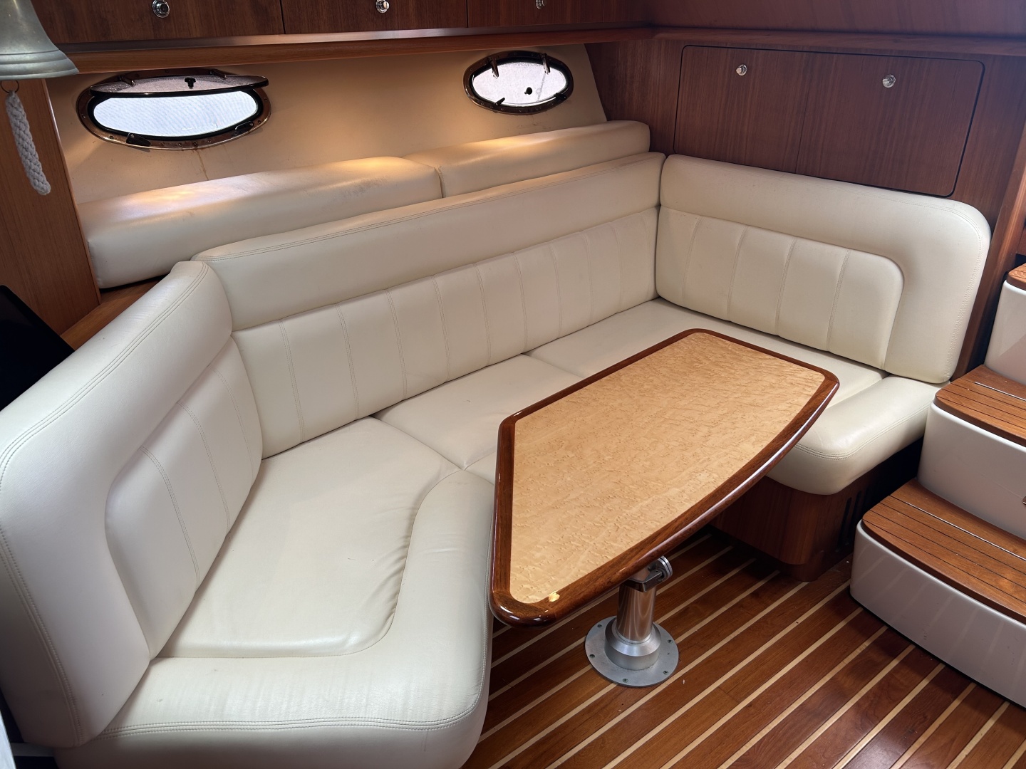 2007 Tiara Yachts 3200 Open - Image 18