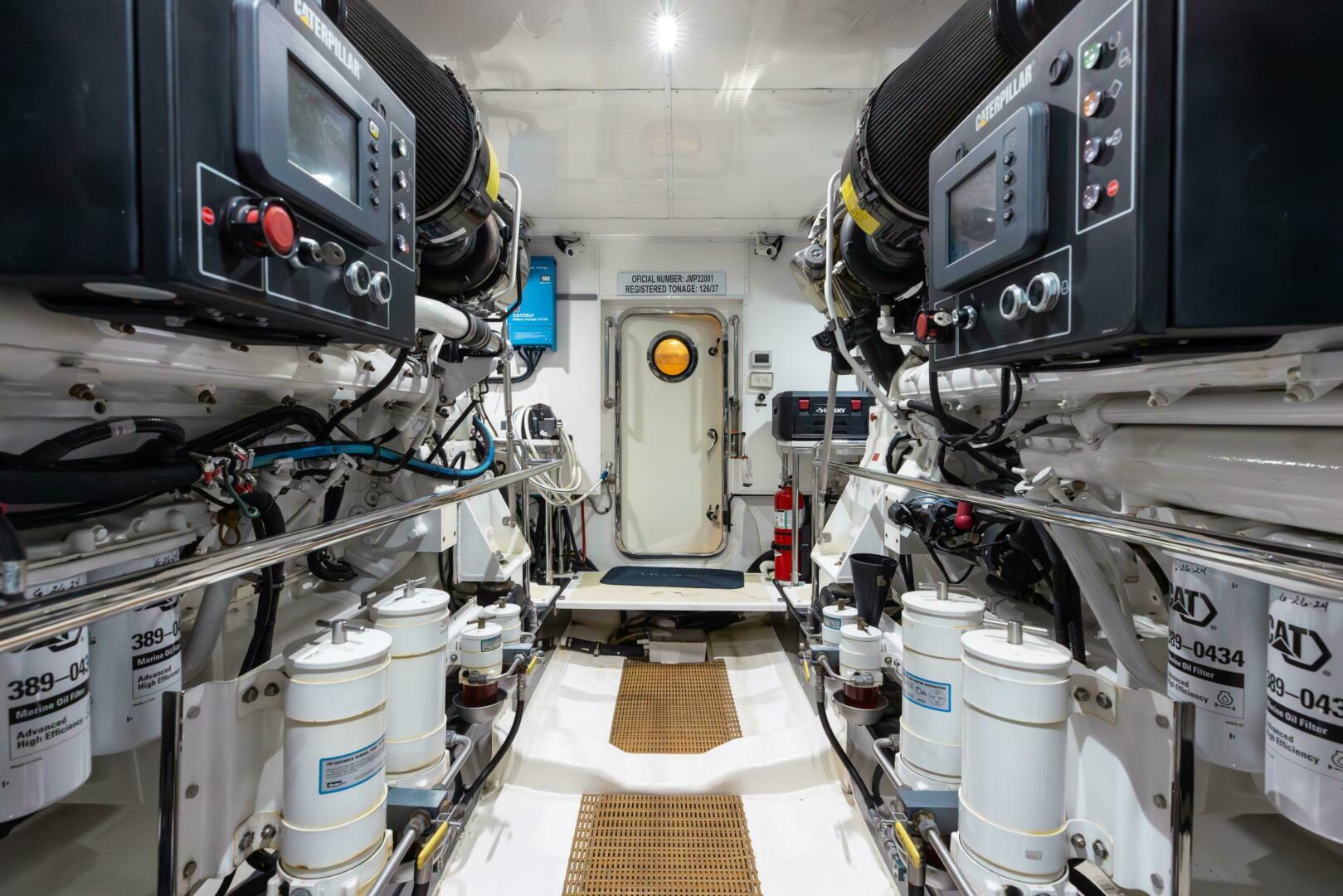 2016 Marlow EXPLORER 88E - Image 32