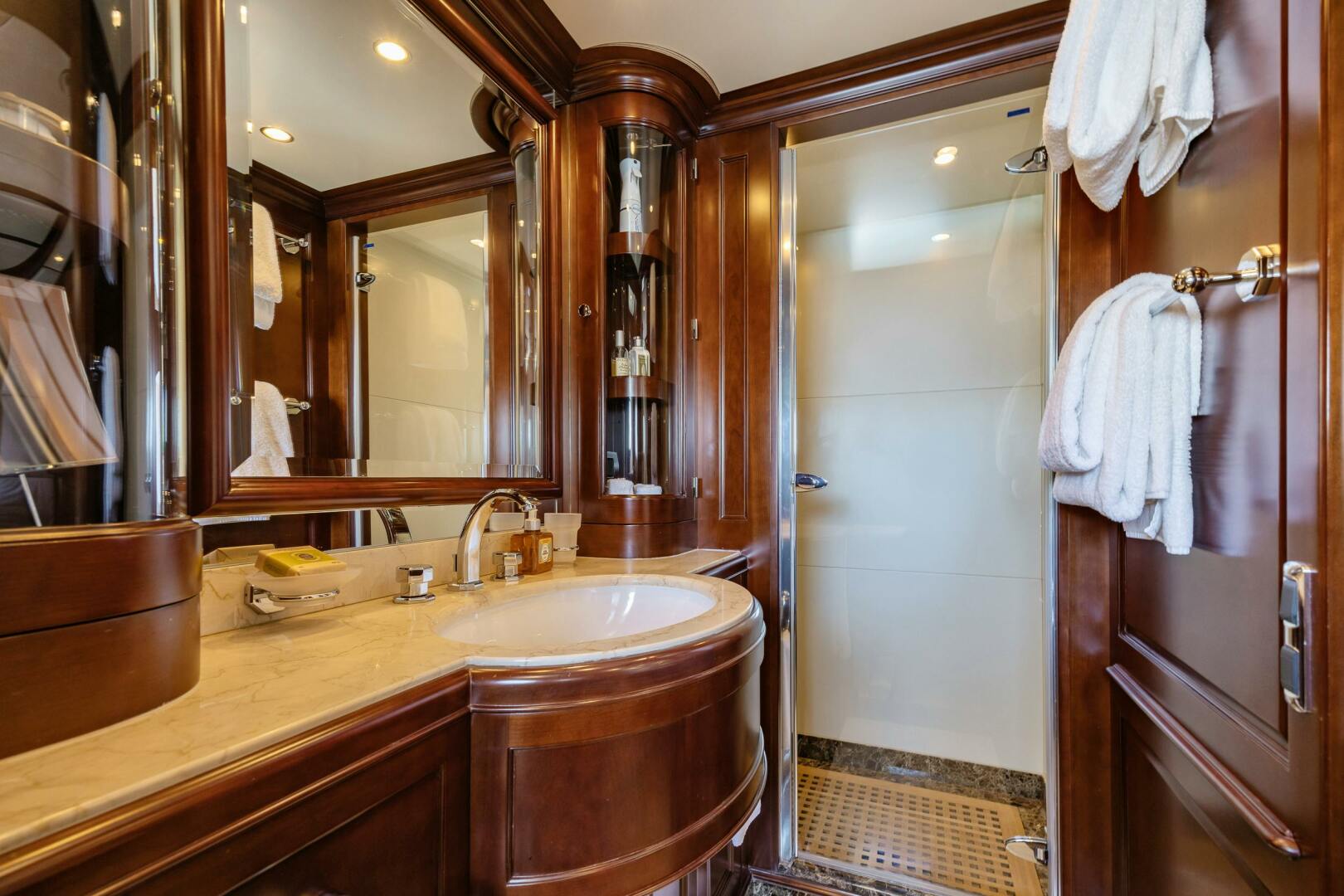 2009 Benetti Benetti Classic 120 - Image 57